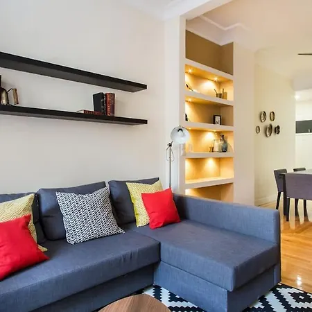 Apartment Athena's Nest- *best Location* A/c +heat!