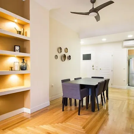 Apartment Athena's Nest- *best Location* A/c +heat! Athens